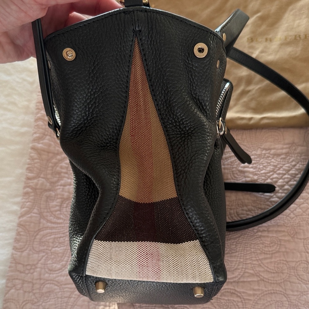 Burberry Maidstone Black Leather Bag - Picture 8 of 17